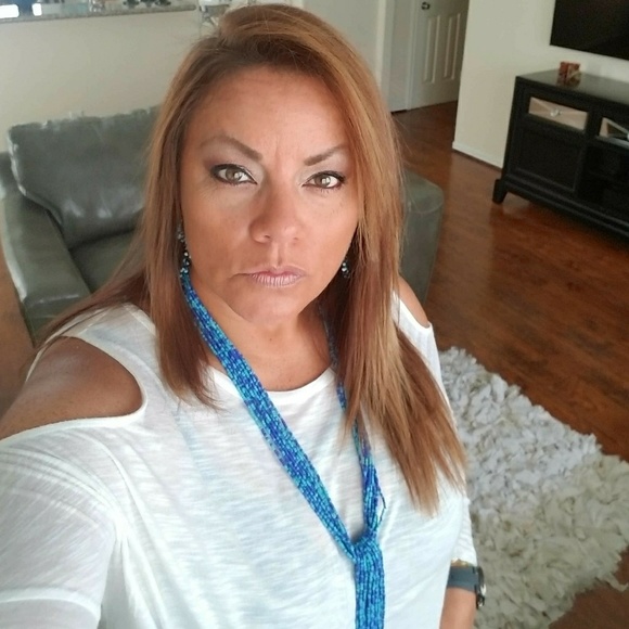 Profile Picture of Luz Caicedo (@luz43) on Poshmark