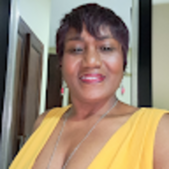 Profile Picture of Florence Longuefosse (@flonguefosse323) on Poshmark