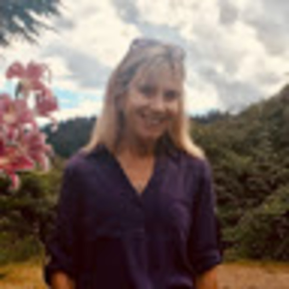 Profile Picture of Judy Rinsler (@jrinsler) on Poshmark