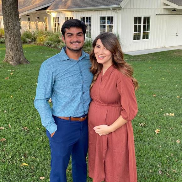 Profile Picture of Haley Louis (@haleylouis) on Poshmark