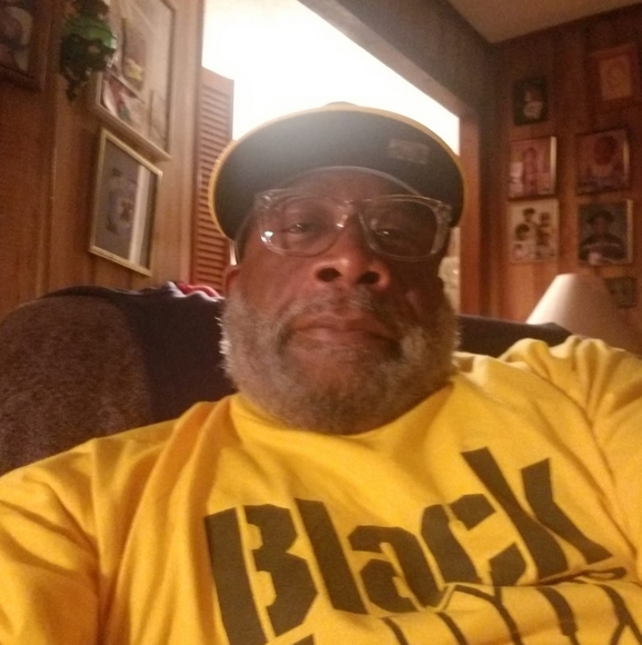 Bobby Powell - Poshmark Profile Picture of Bobby Powell (@bk49o5p) on Poshmark