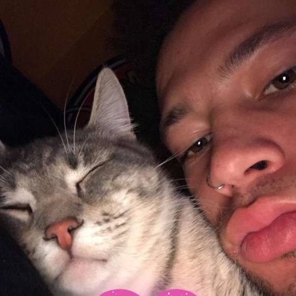 Profile Picture of Craig Burks (@craigy_b) on Poshmark