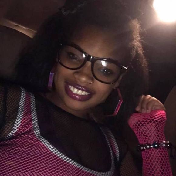 Profile Picture of Diana Holts (@dsanders89) on Poshmark
