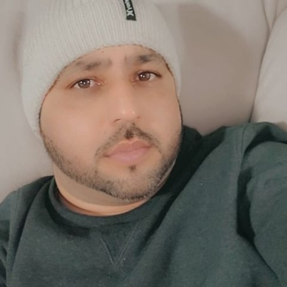 Profile Picture of Hamid Ayoubi (@hamidayoubi) on Poshmark