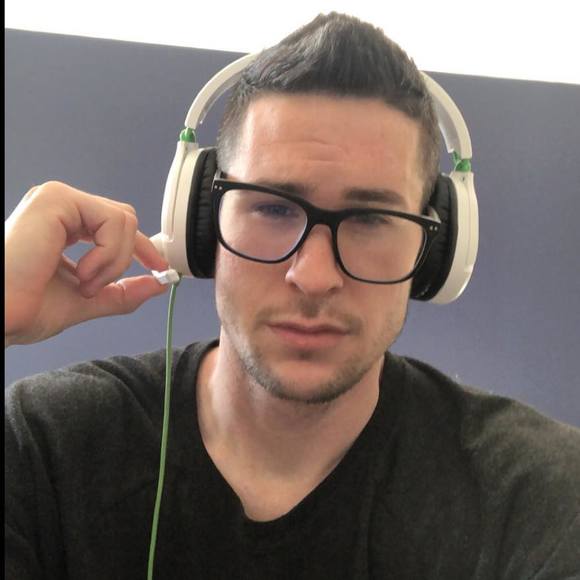 Matthew Padlo - Poshmark Profile Picture of Matthew Padlo (@matthewpadlo) on Poshmark