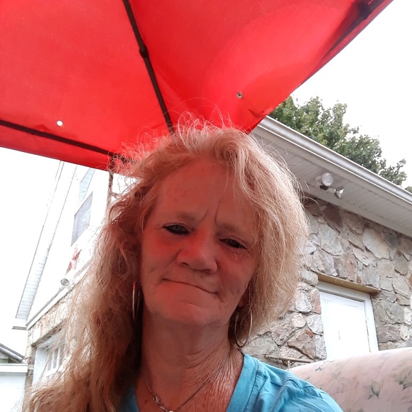 Profile Picture of Vicki Allen (@honeygirl1960) on Poshmark