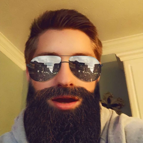 Profile Picture of Stuart Angus (@stuartangus) on Poshmark