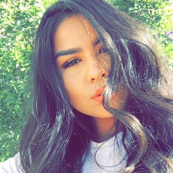 Profile Picture of Massiel Mendoza (@massielmend3) on Poshmark