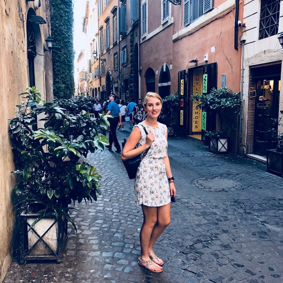 Profile Picture of Clare Mohr (@cmarie632) on Poshmark