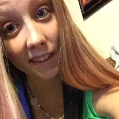 Profile Picture of Alyx Smithon Twitter