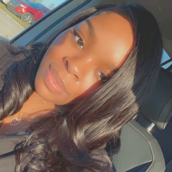 Profile Picture of Jasminejay Thompkins (@jazzyvalentine) on Poshmark