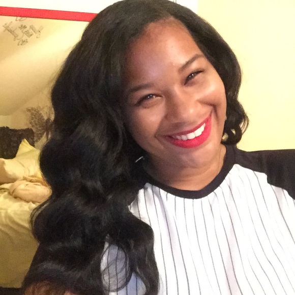 Sabrina Randall - Poshmark Profile Picture of Sabrina Randall (@honeycake09) on Poshmark