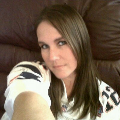Profile Picture of Tracey Emore (@tracey2cool) on Twitter