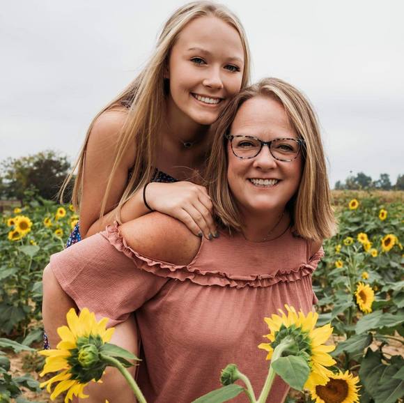 Profile Picture of Michelle Isgrigg (@misgrigg) on Poshmark