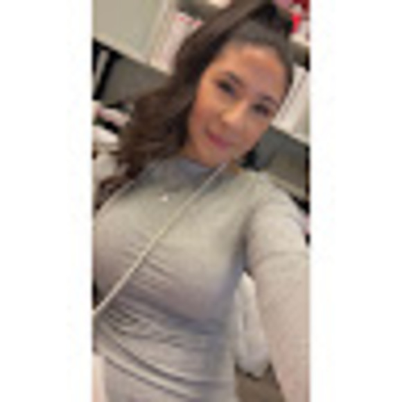 Profile Picture of Lisa Lopez (@gomezzlisa09) on Poshmark