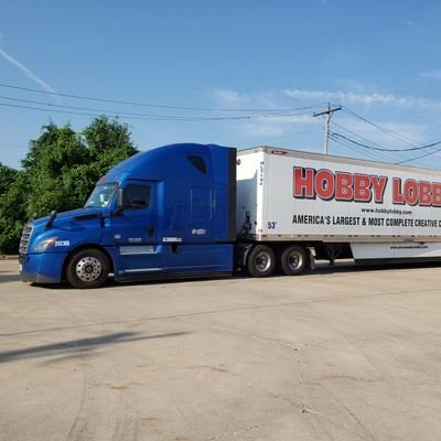 Profile Picture of Jen (@TruckDriverJen) on Twitter