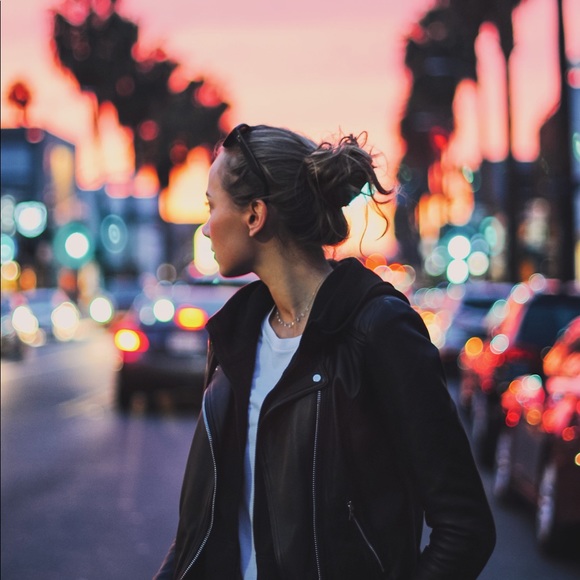 Profile Picture of Yulia Kronfeld (@kr_yulia) on Poshmark