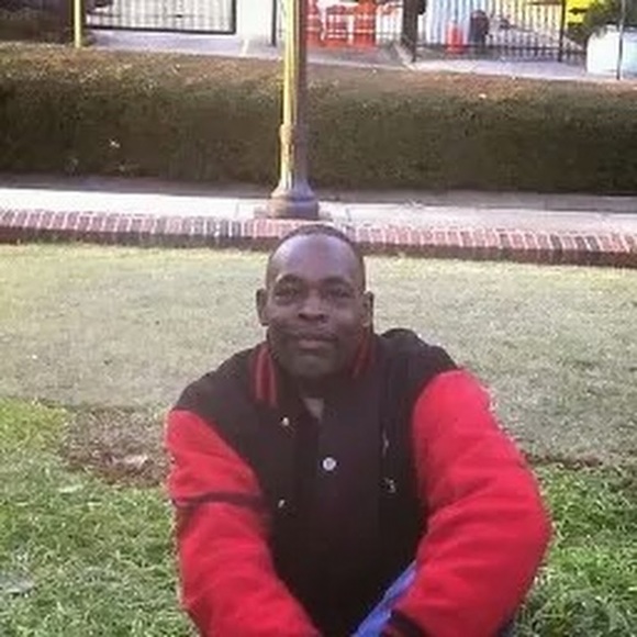 Profile Picture of Raymond Daniel (@ray35211) on Poshmark