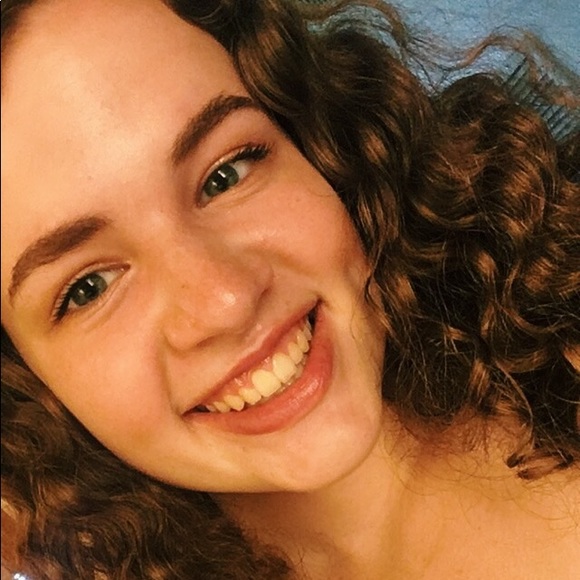 Profile Picture of Katie Koch (@kkatiekochh) on Poshmark