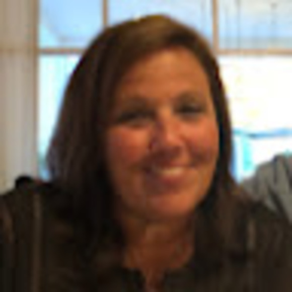 Profile Picture of Jill Braverman (@jillbraverma938) on Poshmark