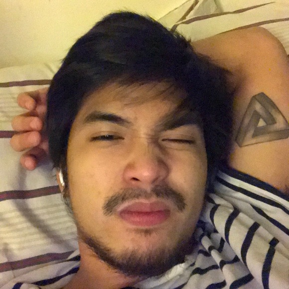 Profile Picture of Steven al Ramos (@nevetsla) on Poshmark