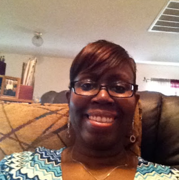 Profile Picture of Tanya Irizarry (@tanyairizarr803) on Poshmark