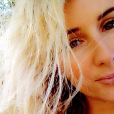 Profile Picture of Hayley McGowan (@hayleymiamc) on Twitter