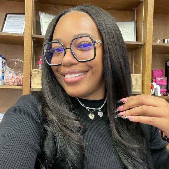 Profile Picture of J Edwards (@gtdiva7) on Poshmark