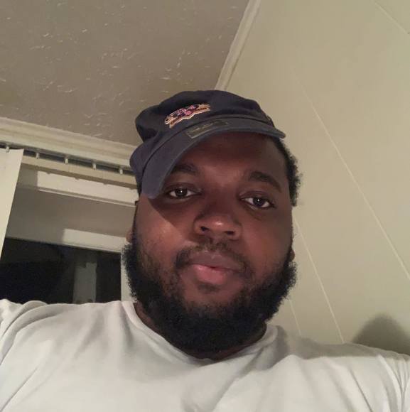 Profile Picture of Peter Richards (@peteyrich2) on Poshmark