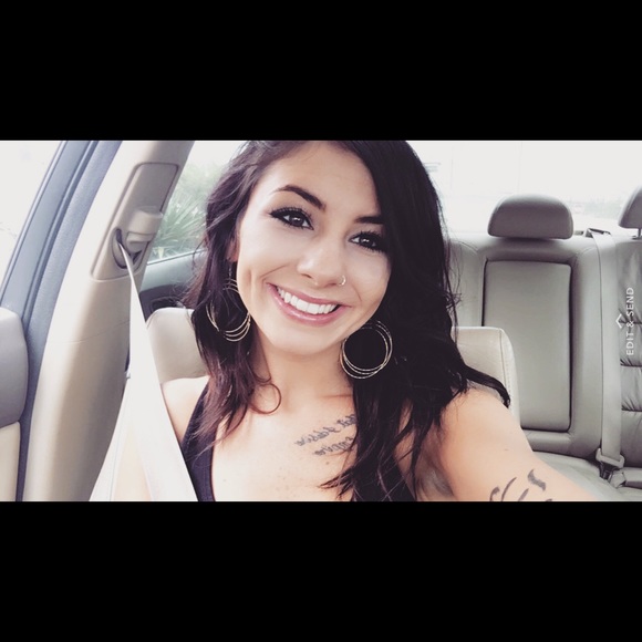 Jillian Mittag - Poshmark Profile Picture of Jillian Mittag (@jmbrantley92) on Poshmark