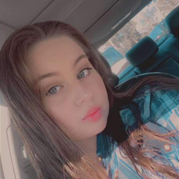 Profile Picture of Krista Sutherland (@kristamichelle6) on Poshmark