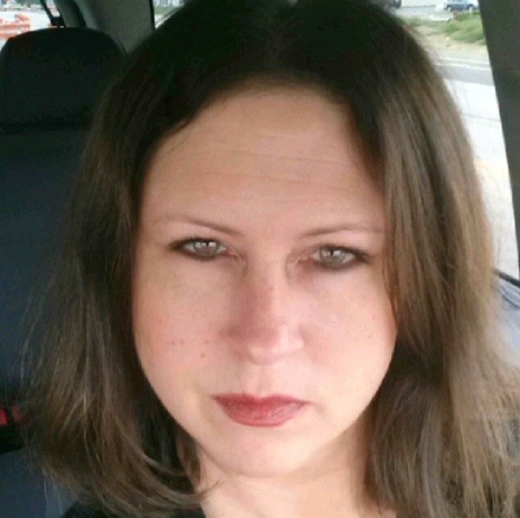 Profile Picture of Paula Schall (@paulajschall) on Poshmark