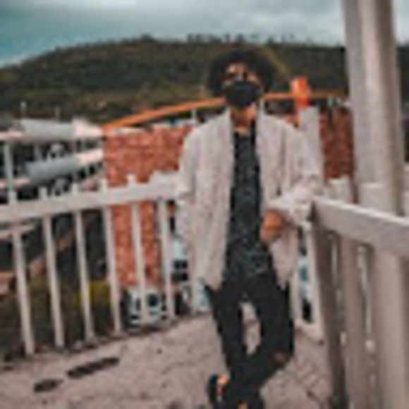 Luis Ronda - Poshmark Profile Picture of Luis Ronda (@luis_ronda) on Poshmark