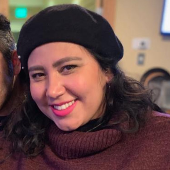 Profile Picture of Lizbeth Mollica (@lizbethmollica) on Poshmark