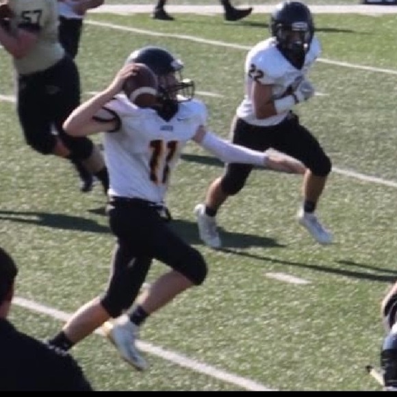 Profile Picture of Andrew Skarzynski (@andrewskarz) on Poshmark