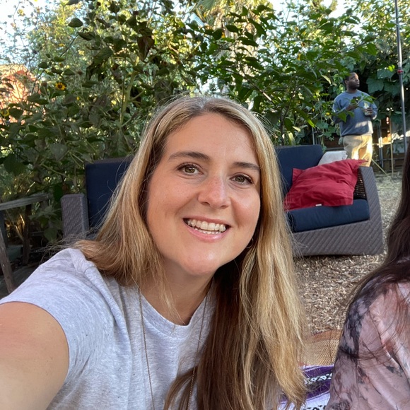 Profile Picture of Keri Keane (@kikikeen1) on Poshmark