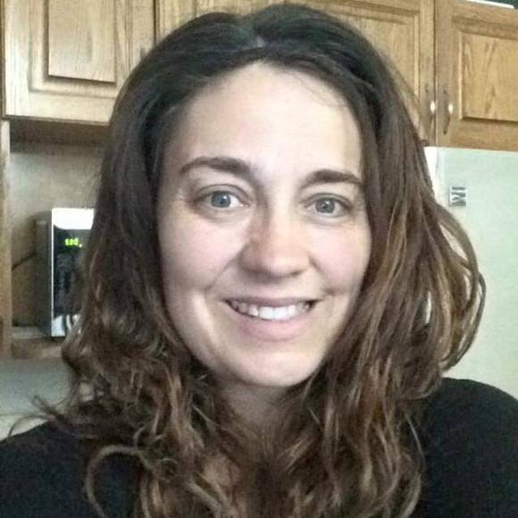 Profile Picture of Trish Blackmore (@trishblackmore) on Poshmark