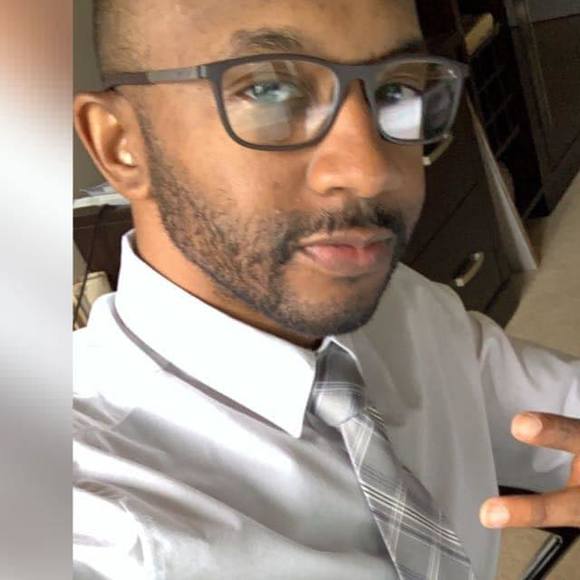 Profile Picture of Edwin Jones (@eman0929) on Poshmark