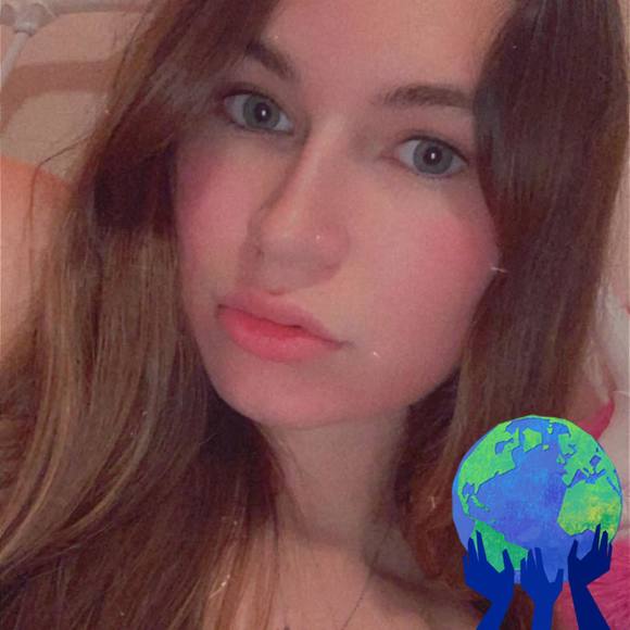 Profile Picture of Alex Winarski (@alexkitten1999) on Poshmark