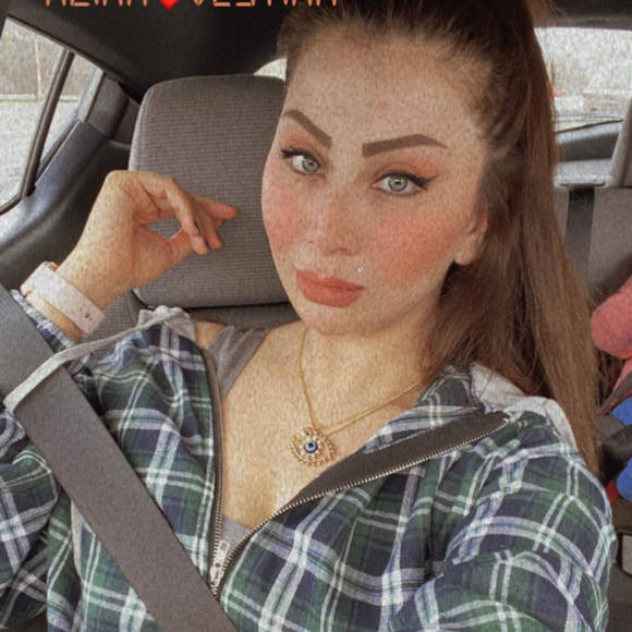 Profile Picture of Gullan Ahmed (@gullan) on Poshmark