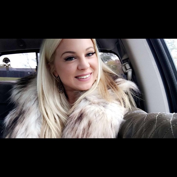 Profile Picture of Allison Wener (@allyjulie) on Poshmark