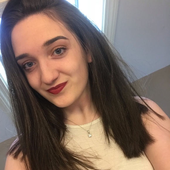 Profile Picture of Caroline Hailson (@carolinehailson) on Poshmark
