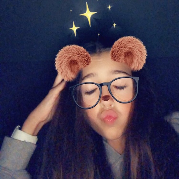 Profile Picture of Emily Verkeyn (@everkeyn) on Poshmark