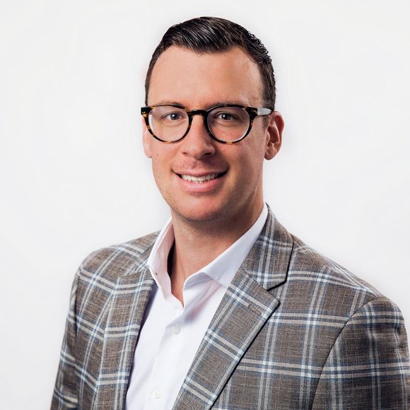 Profile Picture of Andrew Martz (@andymartz) on Poshmark