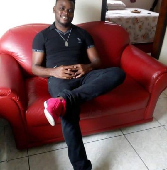 Profile Picture of Delande Mirtyl (@delandemirtyl) on Poshmark