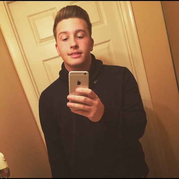 Profile Picture of Brad Spears (@bradspears32) on Poshmark