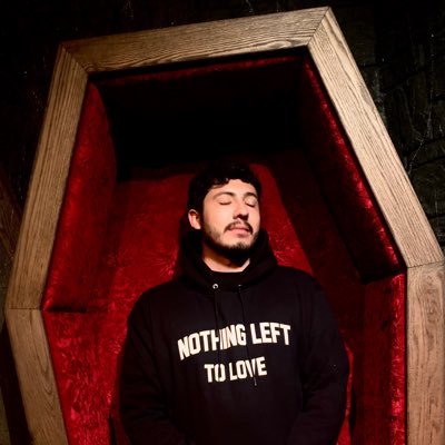 Profile Picture of Frank  ⚰️ (@KimKIsAHero) on Twitter