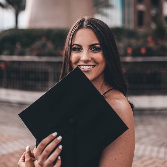 Profile Picture of Sydney Resnick (@sydneyresnick1) on Poshmark