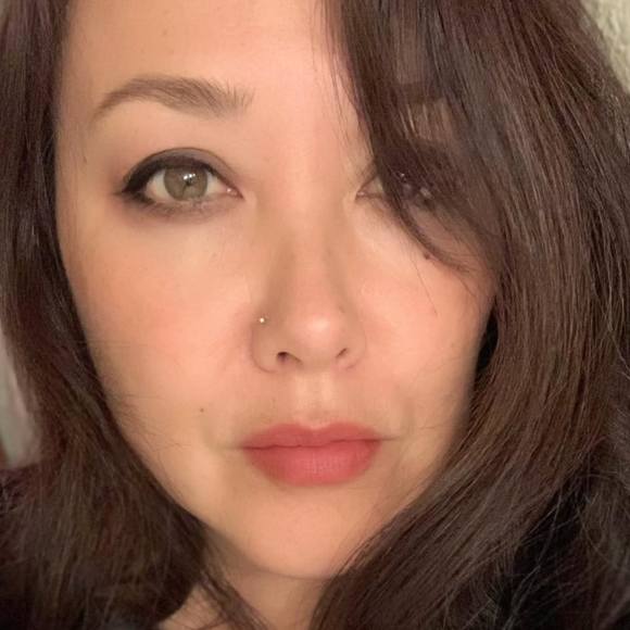 Profile Picture of Loshi Huenemann (@cardinals1992) on Poshmark