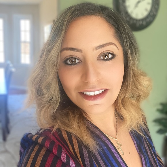 Profile Picture of Mai Rezk (@mairezk) on Poshmark